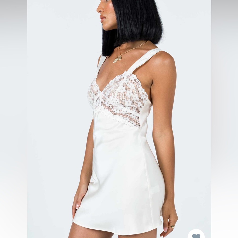 Dress - Picture 2 of 8